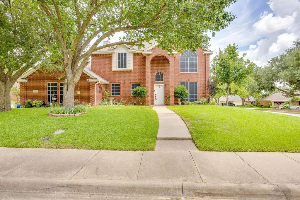 435 Arbor Lawn Drive, Burleson