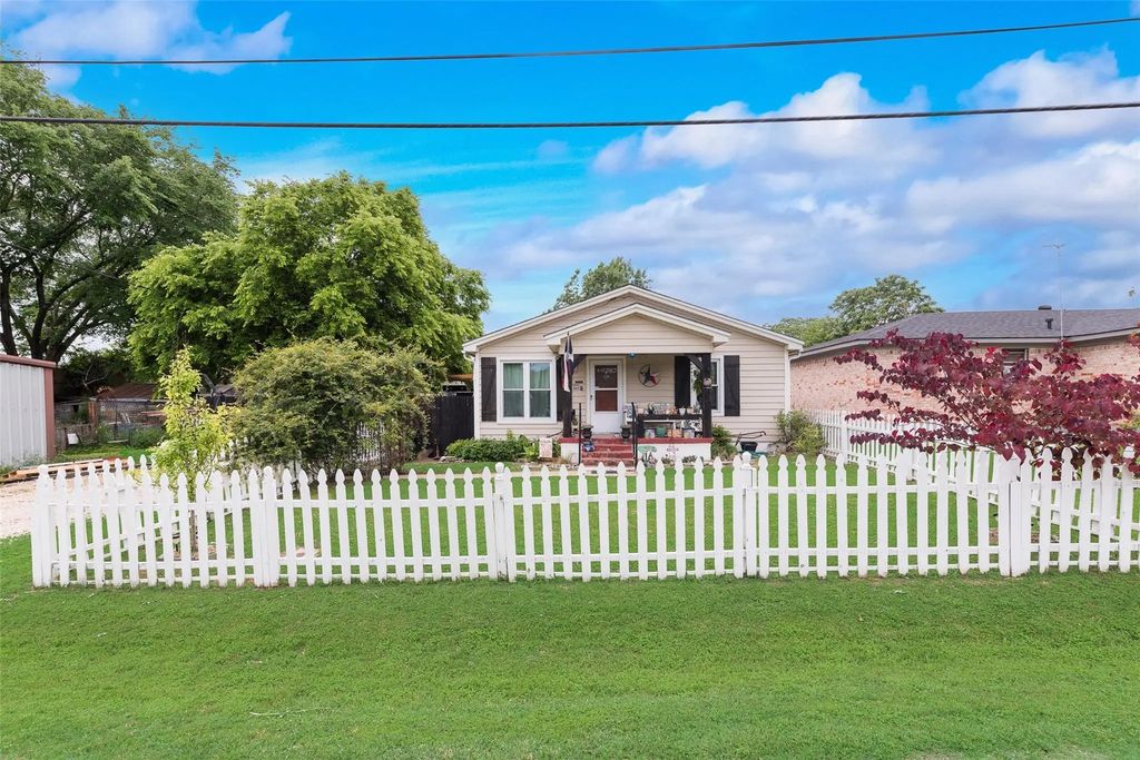 405 Pecan Street, Forreston