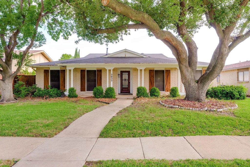 5033 Stanley Drive, The Colony