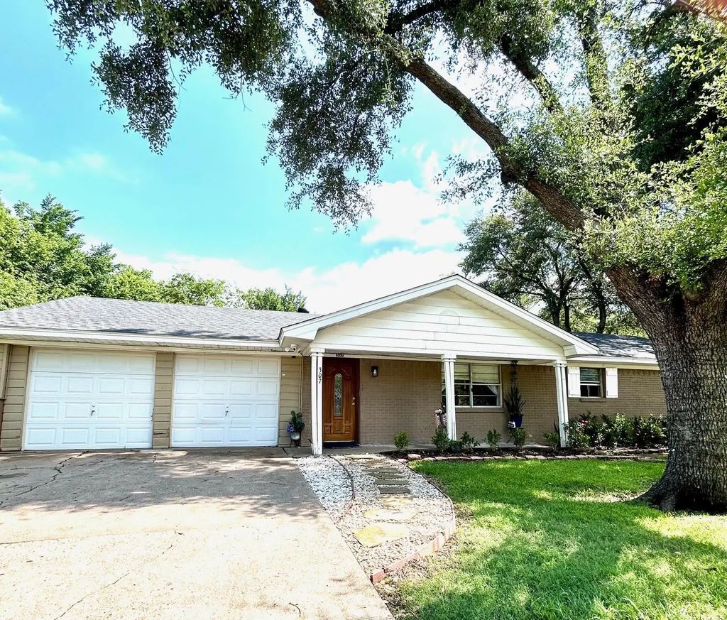 307 E 5th Street, Kaufman