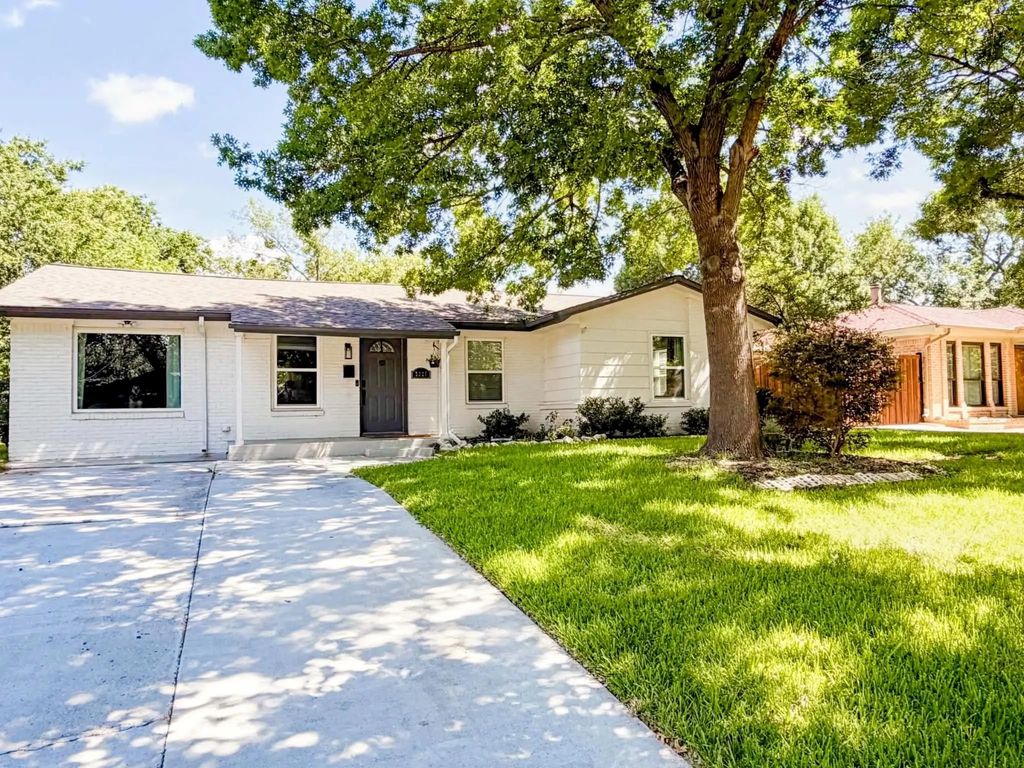 2227 Cambridge Drive, Irving