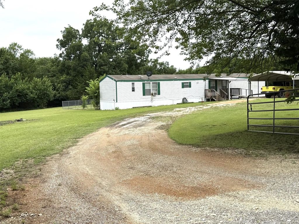 1140 One Mile Lane, Bells