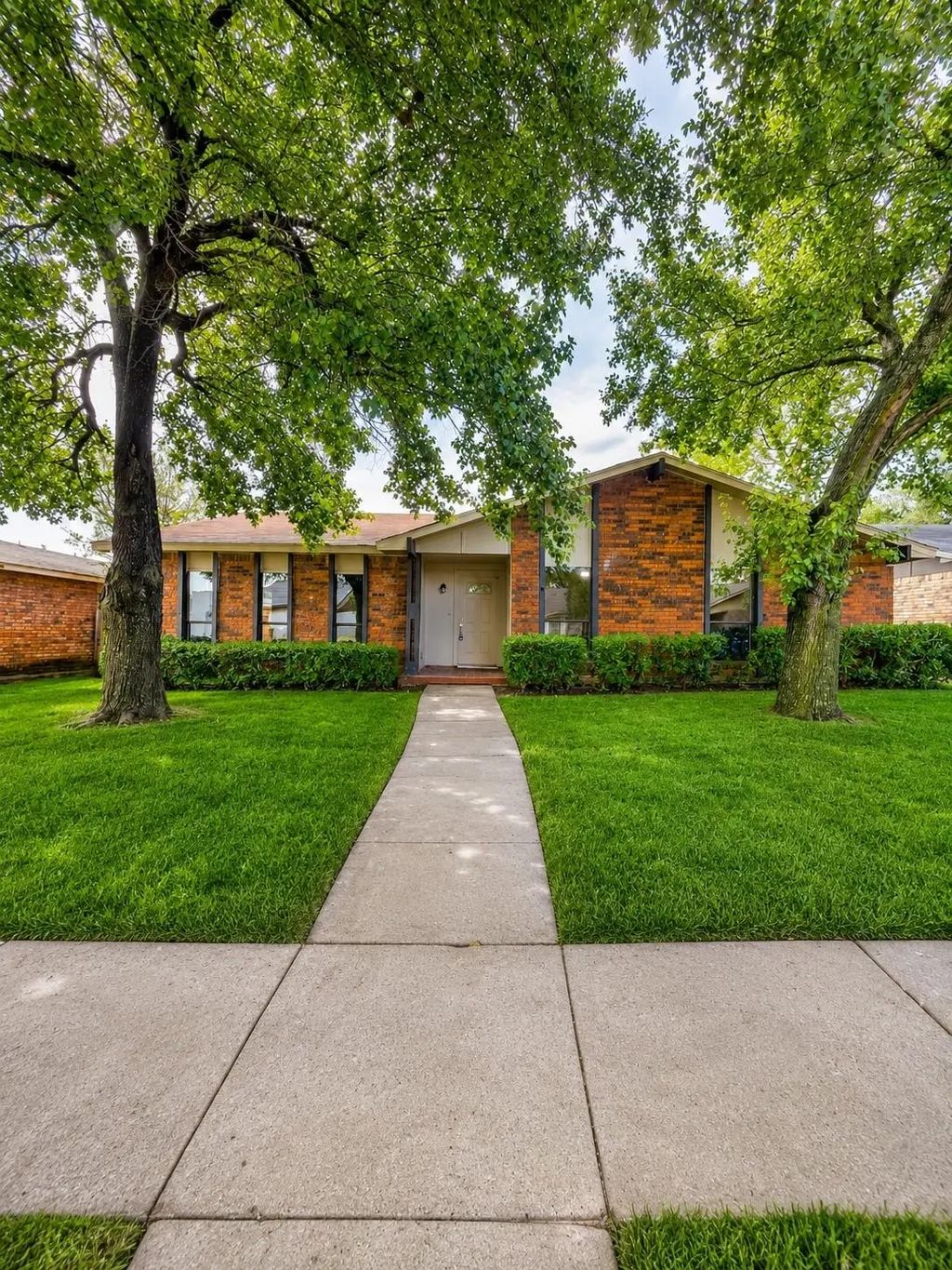 7334 Oakmore Drive, Dallas