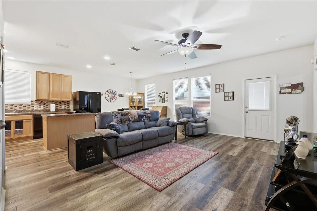 1805 Megan Creek Drive, Little Elm