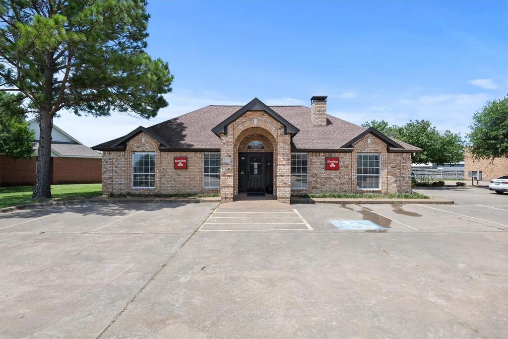 603 N Nolan River Road, Cleburne