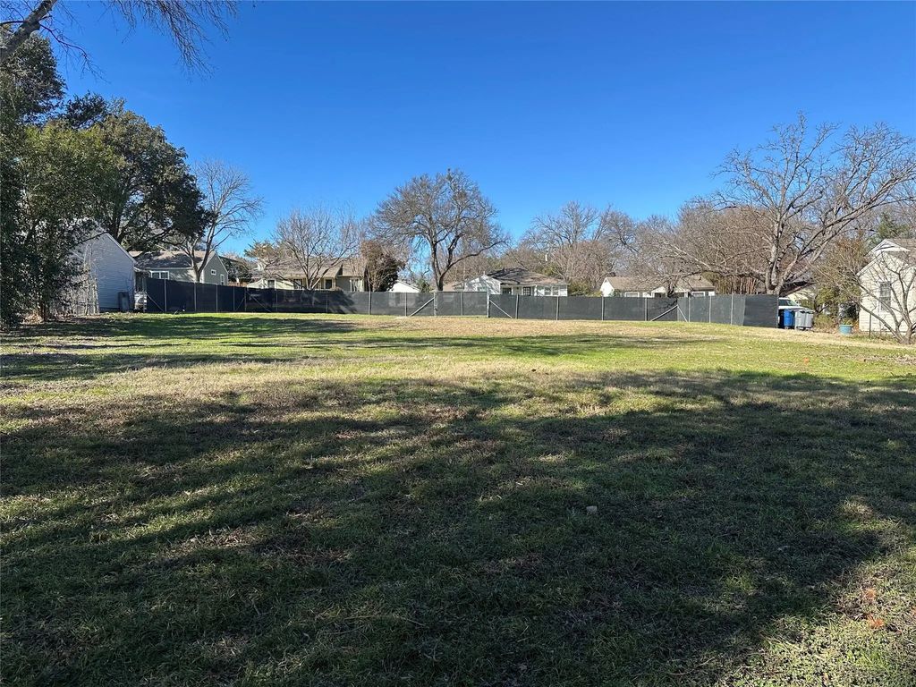 9538 Peninsula Drive, Dallas