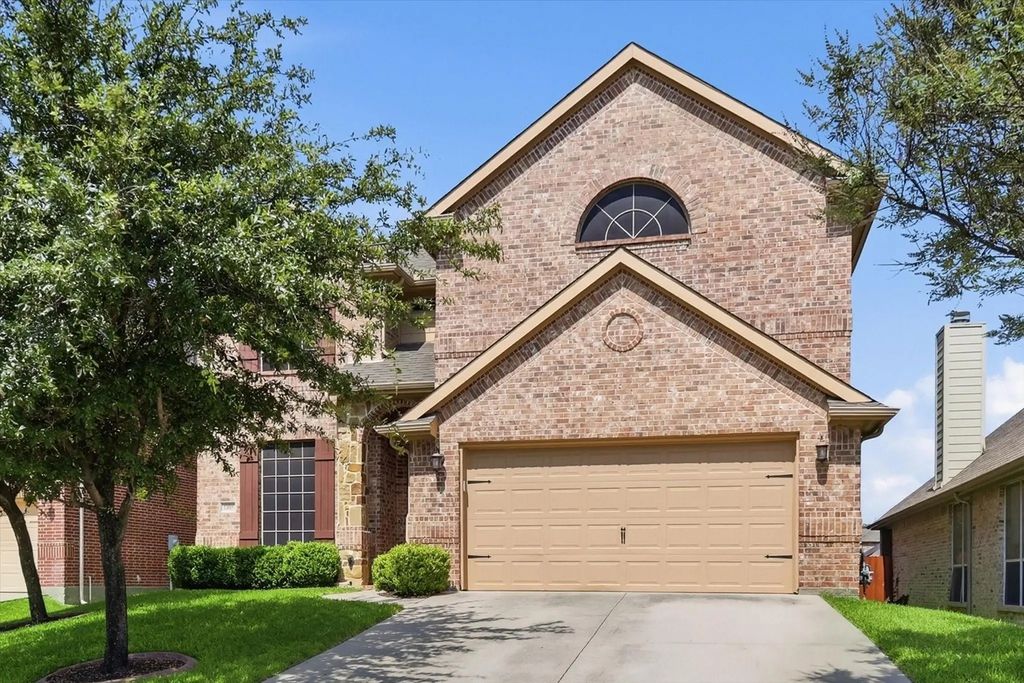 1905 Fountain Meadows Drive, Euless