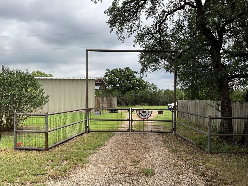 392 County Road 1410, Morgan