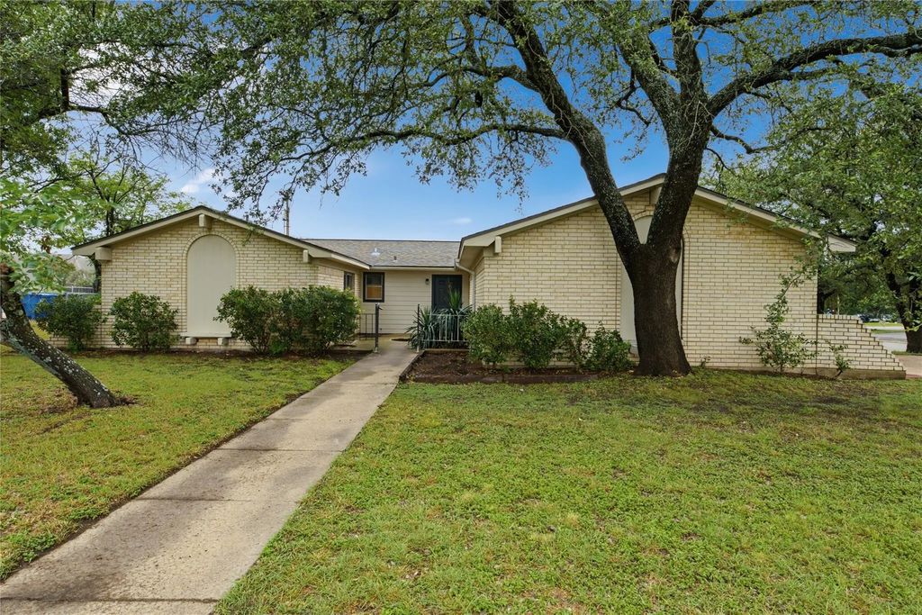 901 Rambler Drive, Waco
