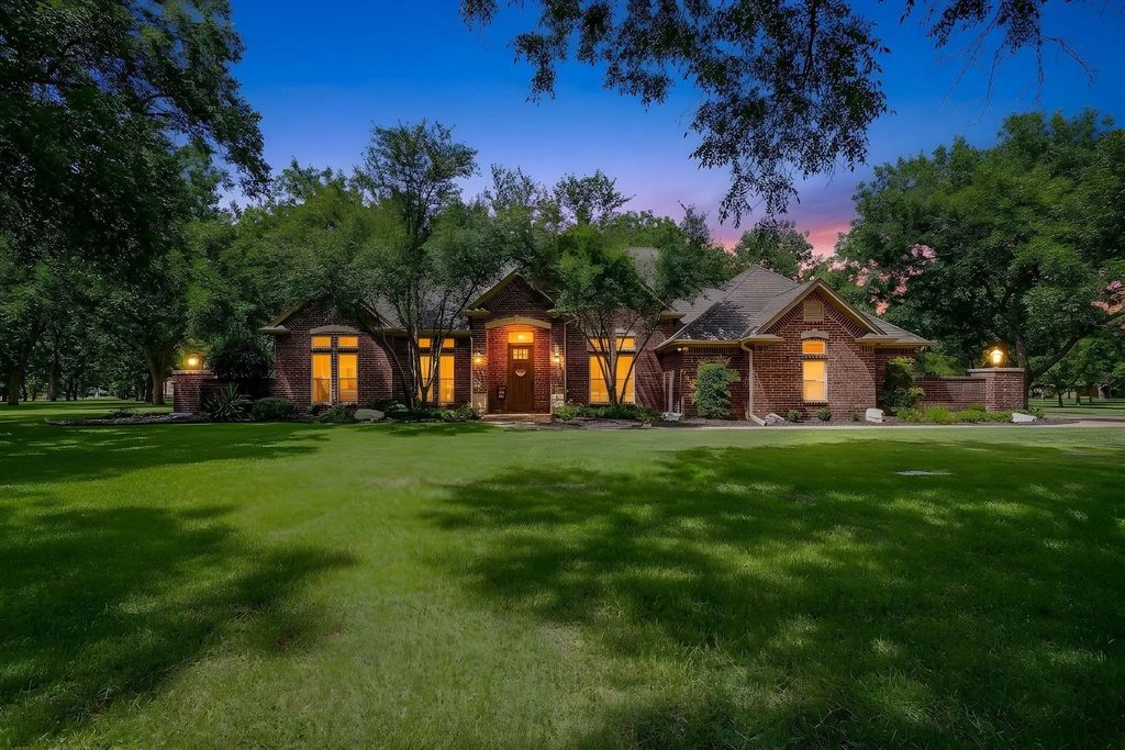 7406 Hampton Drive, Granbury