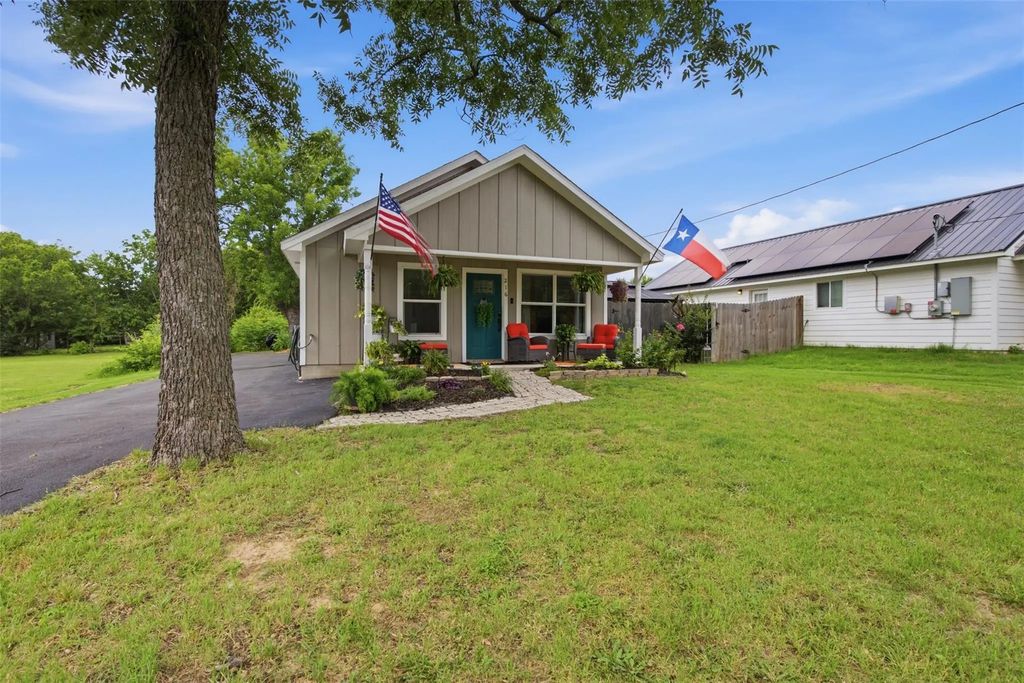 216 E Clay Street, Bowie