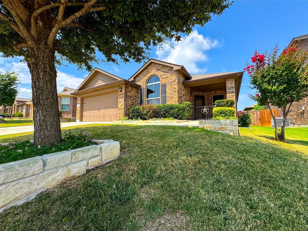 708 Stanmire Lake Trail, Fort Worth