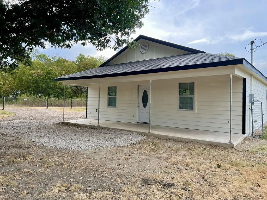 503 E Sanger Street, Celeste