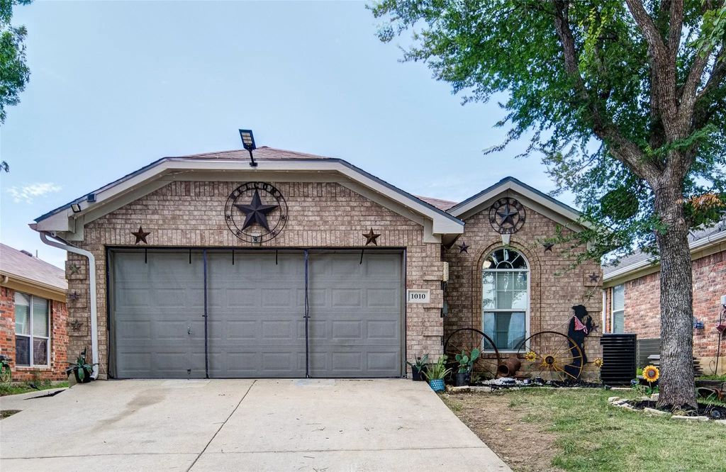 1010 Savage Drive, Denton