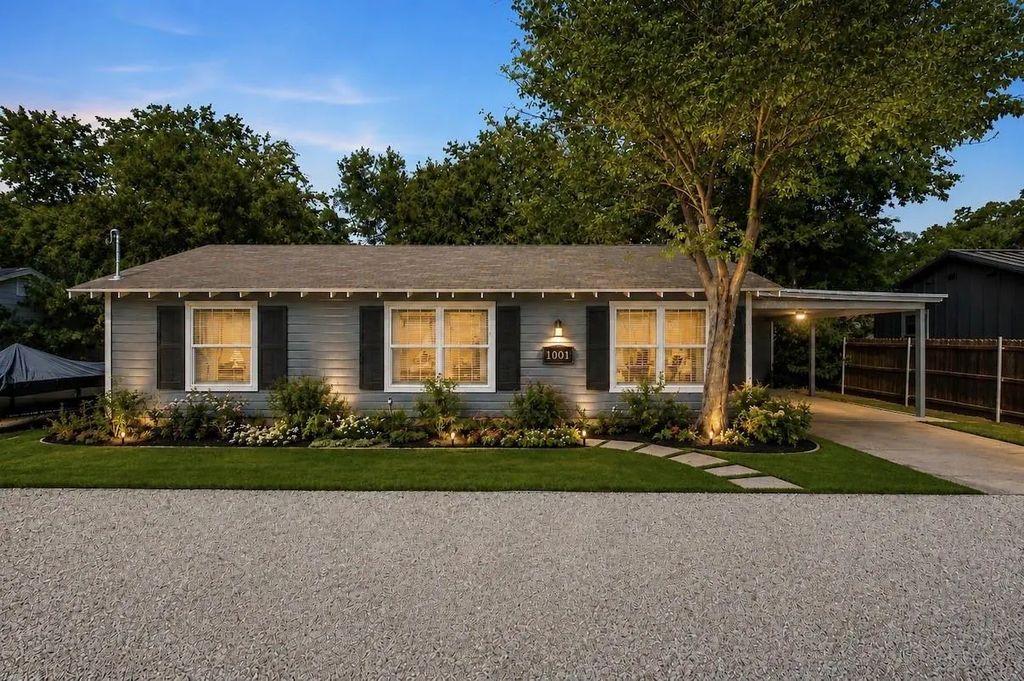 1001 N Carroll Boulevard, Denton