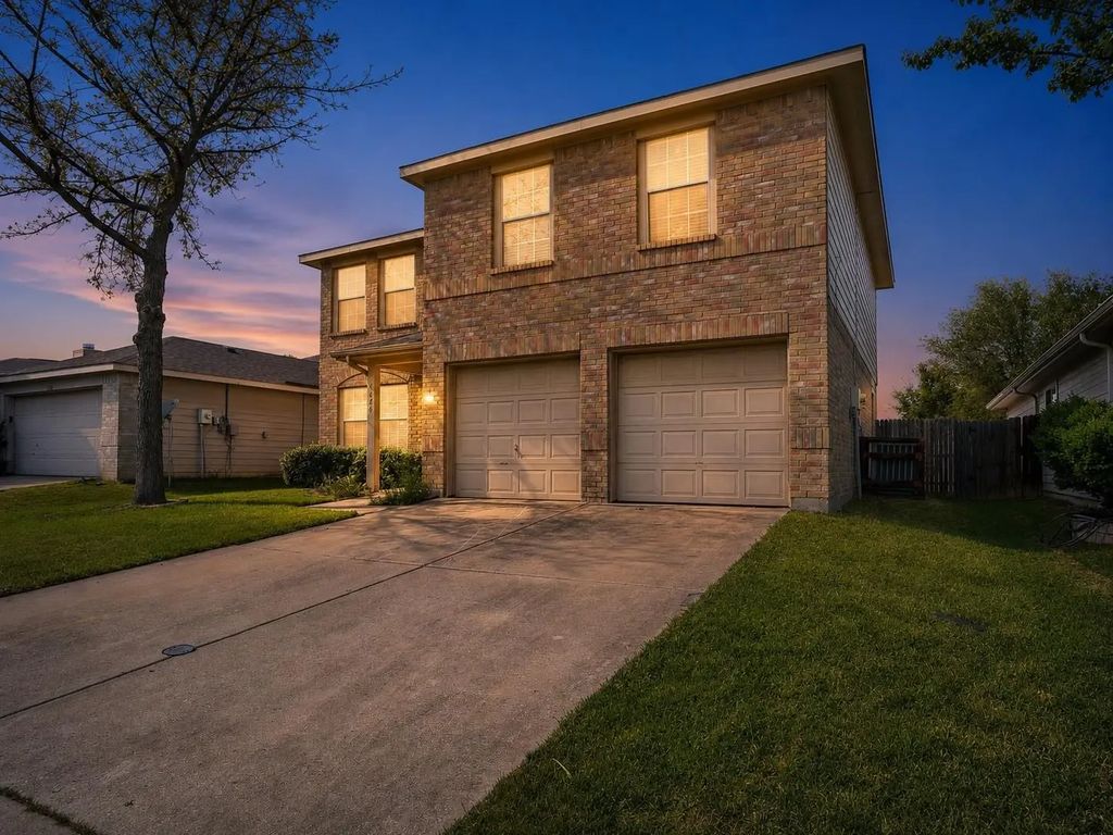 1626 White Oak Road, Anna