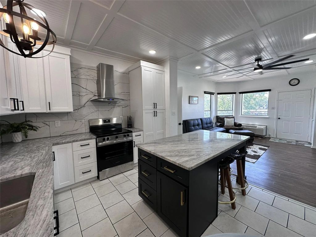 2164 Tanglewood Boulevard B202, Pottsboro