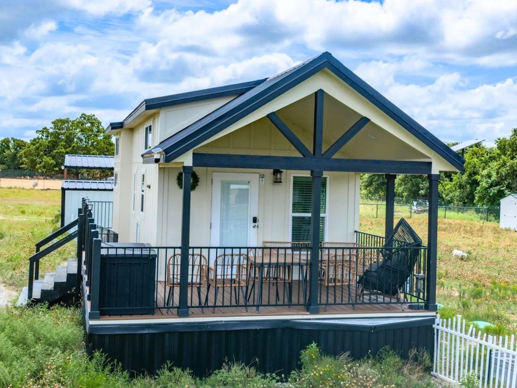 828 Wilson Road, Perrin