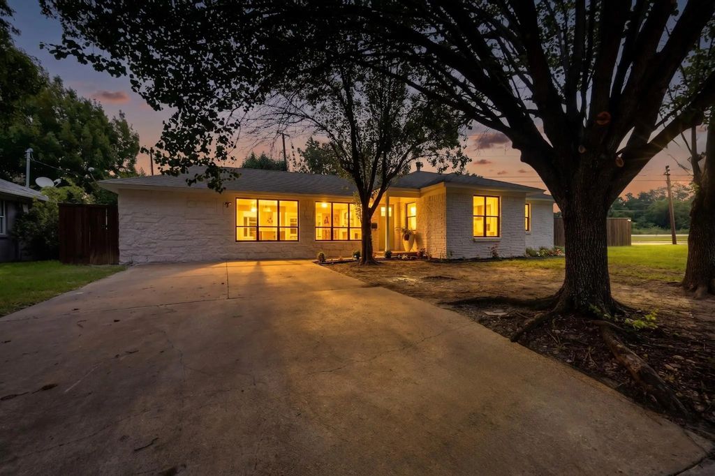 4171 Carolyn Road, Fort Worth