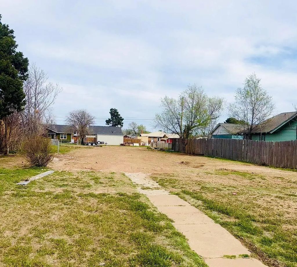 602 Portland Street, Plainview