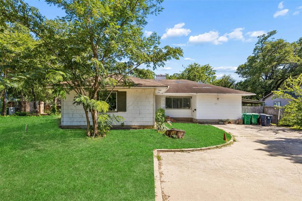 1815 W Oak Street, Denton