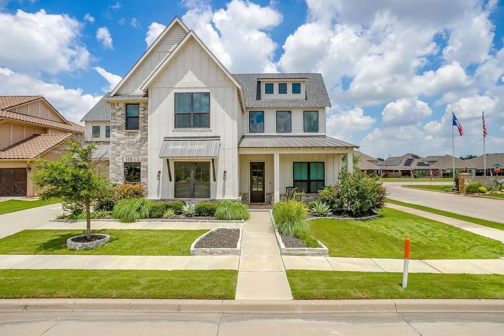 140 Mckinley Drive, Burleson