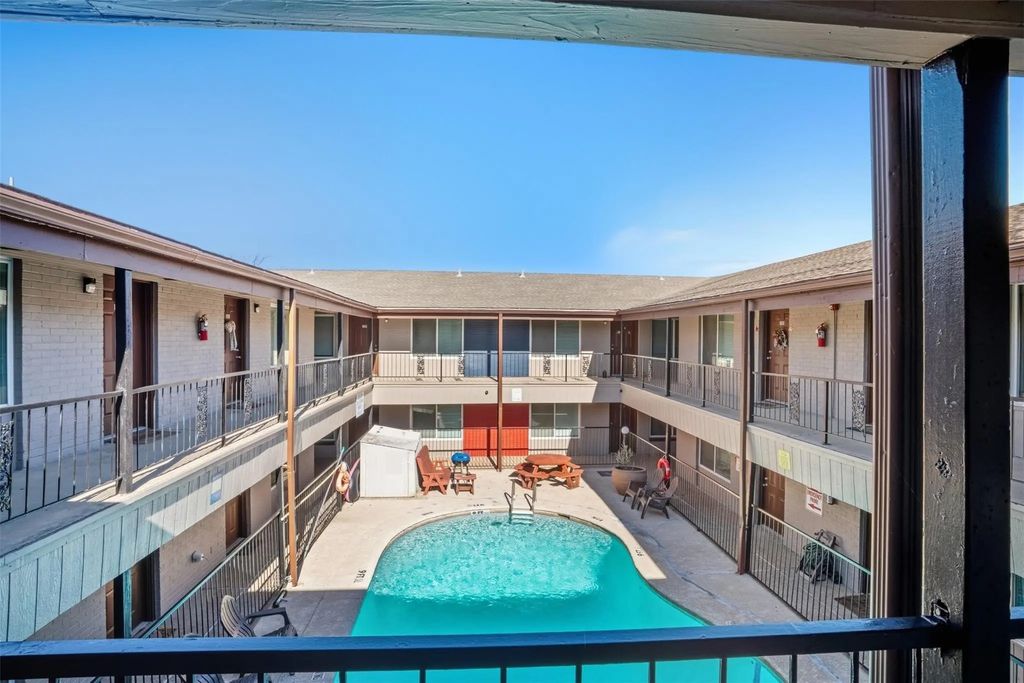 150 S Main Street, Euless