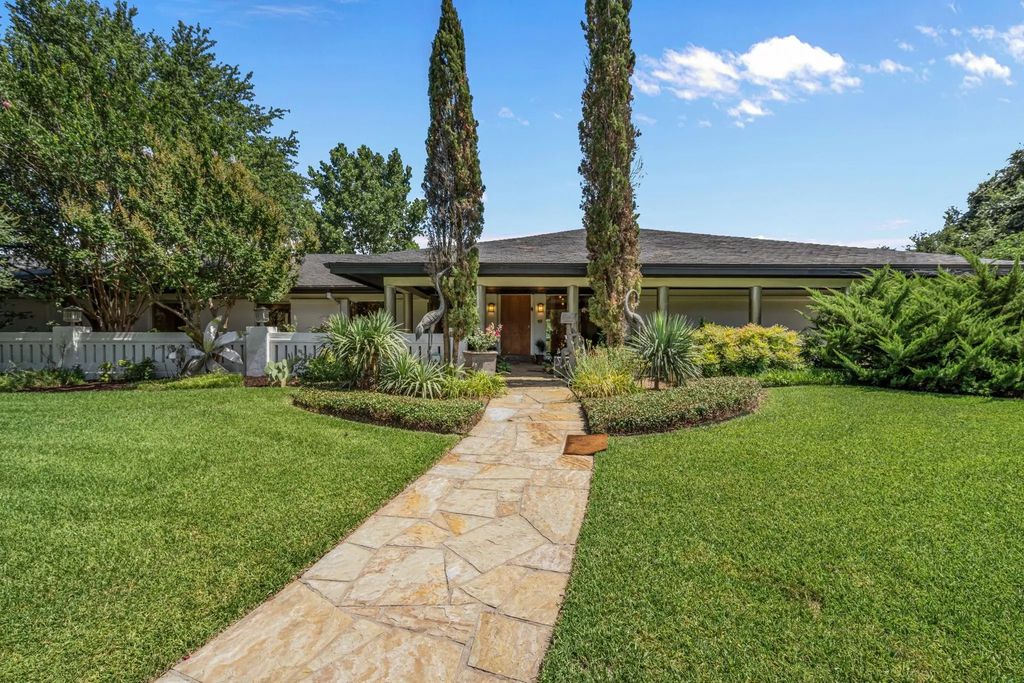 4301 Briarhaven Road, Fort Worth