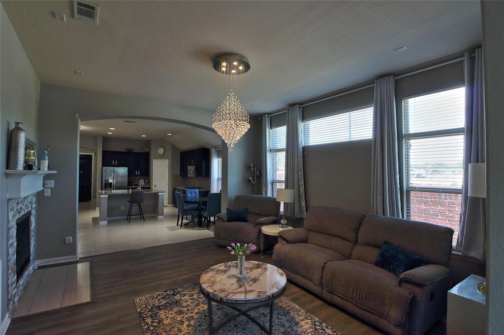 604 Cedarview Drive, Garland