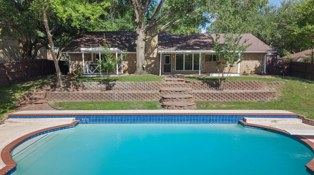 110 Linda Lane, Athens