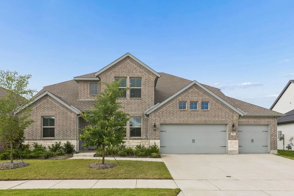 818 Emerald Heights, Lavon