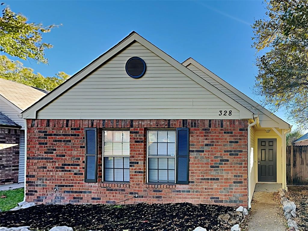 328 Teakwood Lane, Lewisville