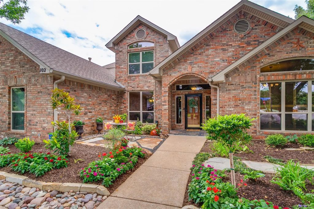 102 Sunday Haus Lane, Highland Village