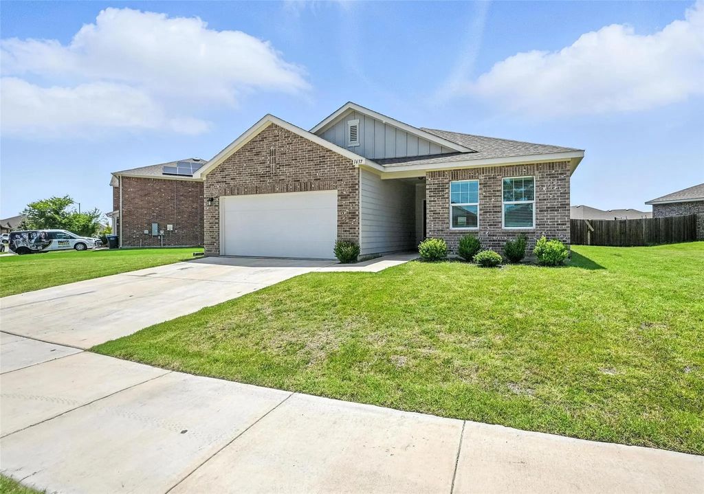 1637 Escondido Drive, Fort Worth