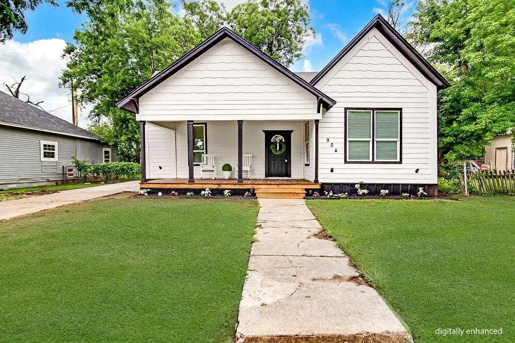 904 S Anglin Street, Cleburne