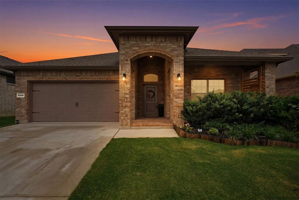 2220 Dyre Drive, Haslet