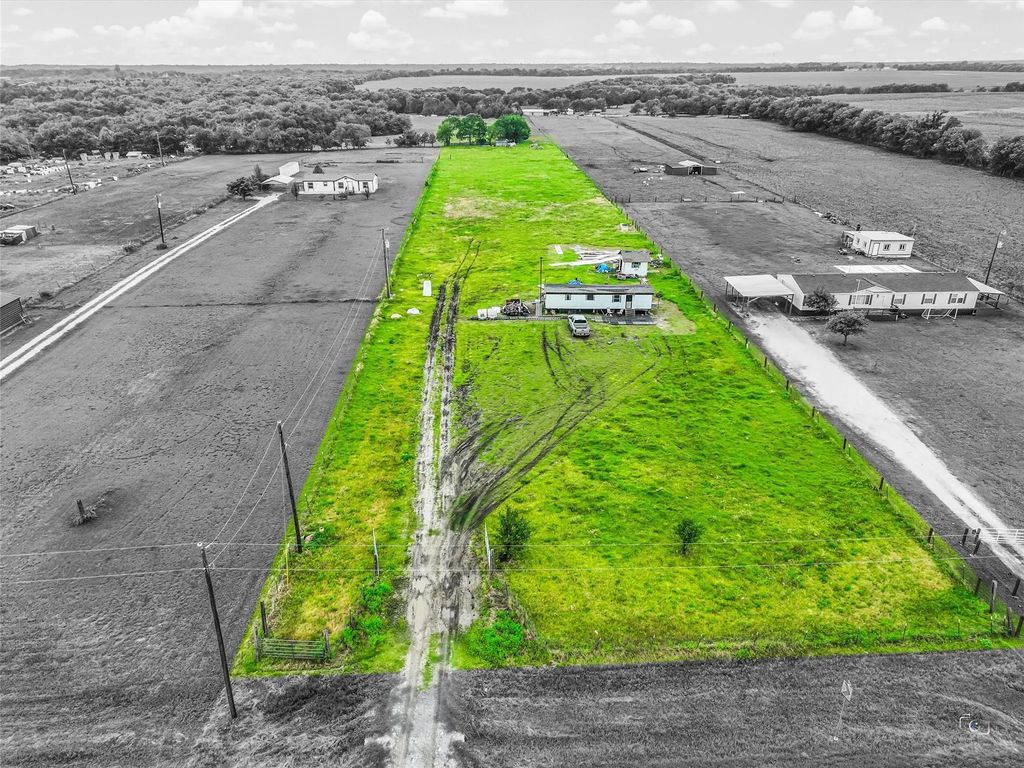 8300 Fm 697, Whitewright