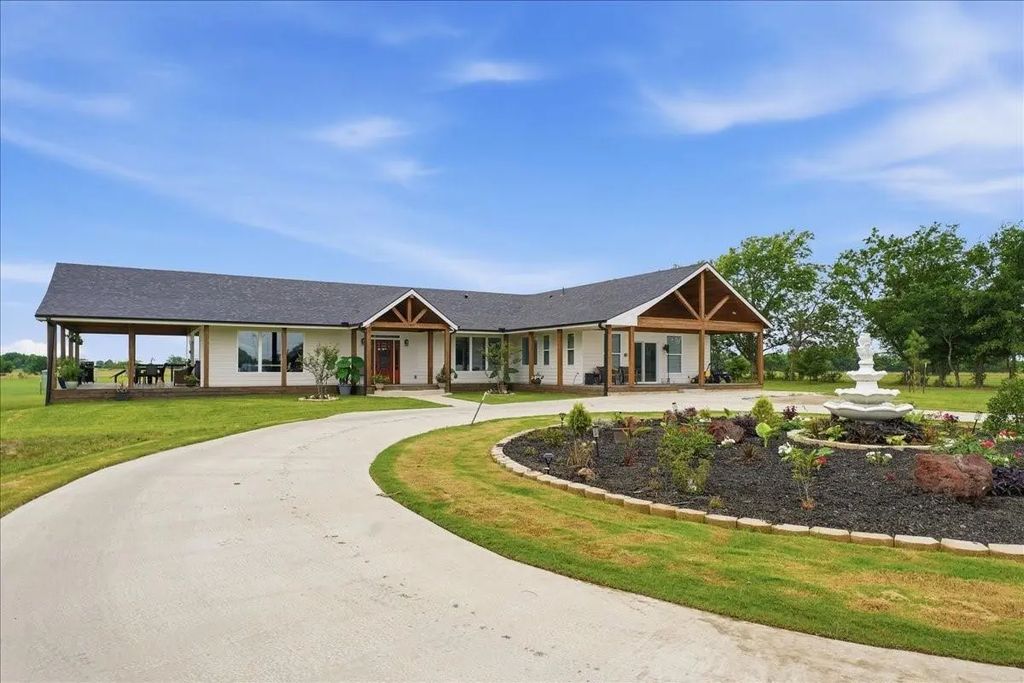 2641 County Road 4586, Sulphur Springs