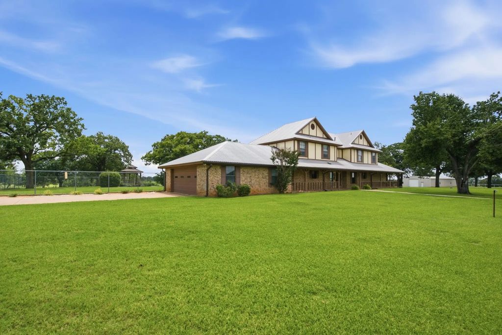 7900 Highway 6, De Leon