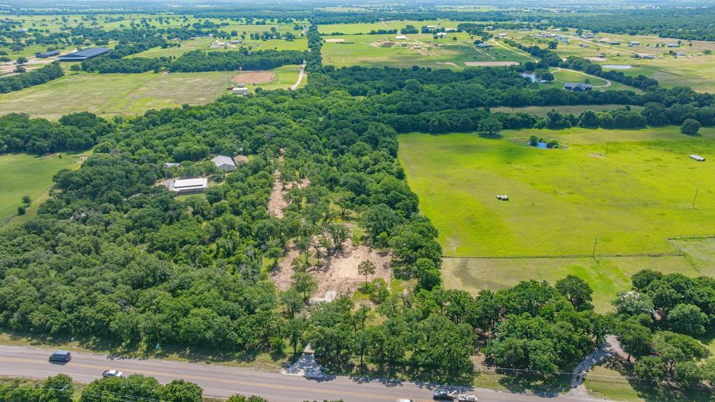19715 S Highway 281, Santo