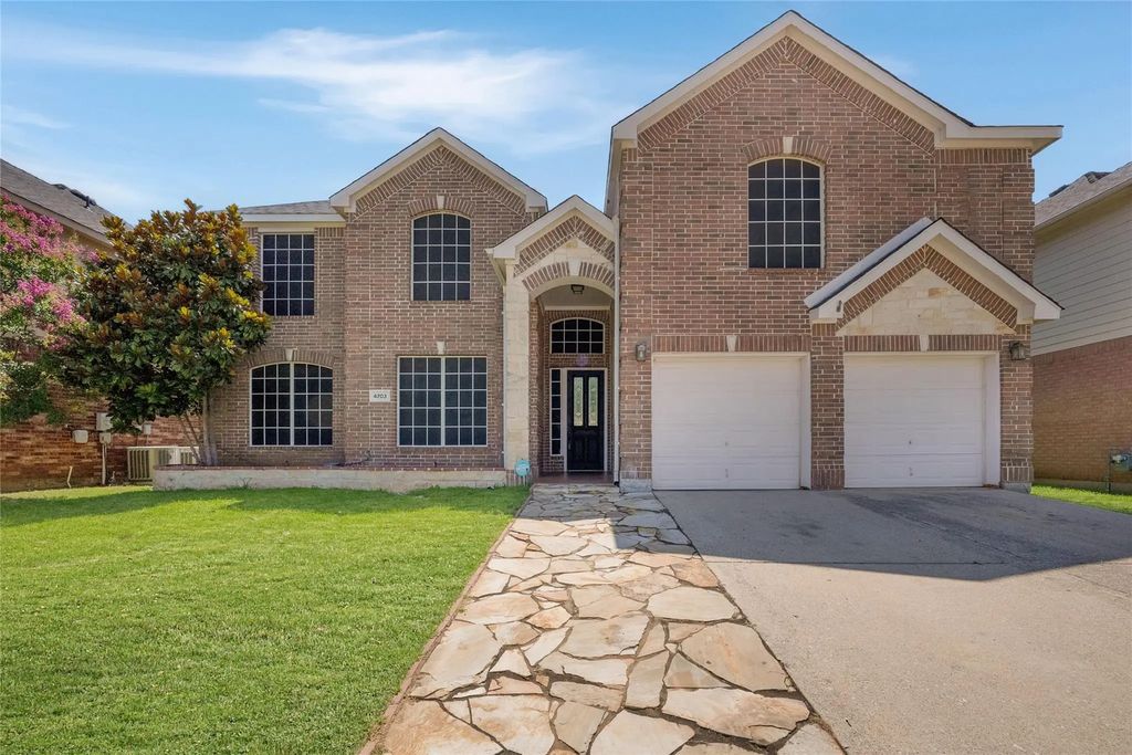 4703 Enchanted Bay Boulevard, Arlington