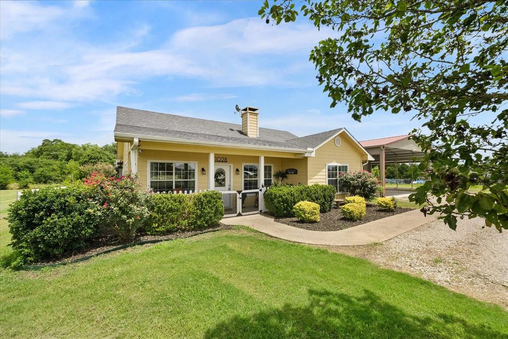 1028 Fm 1566 W, Celeste