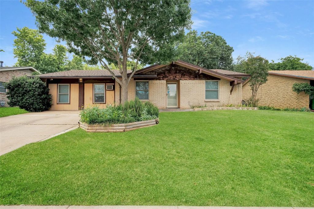 1507 Harvest Hill Lane, Arlington