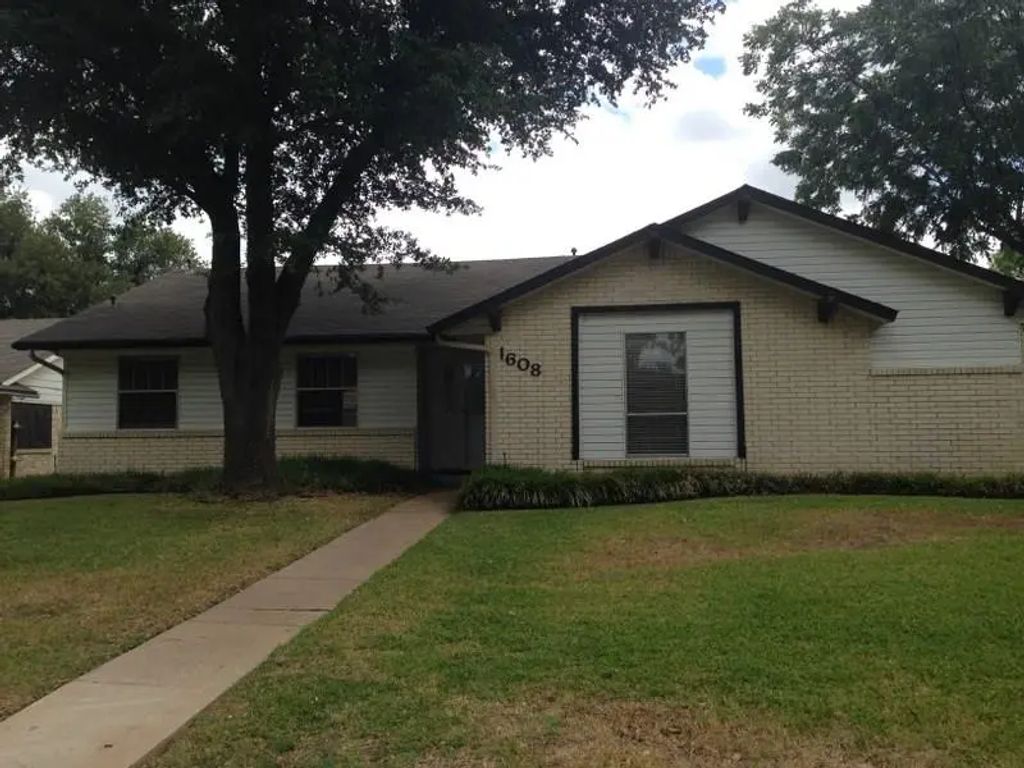 1608 Glenhill Lane, Lewisville