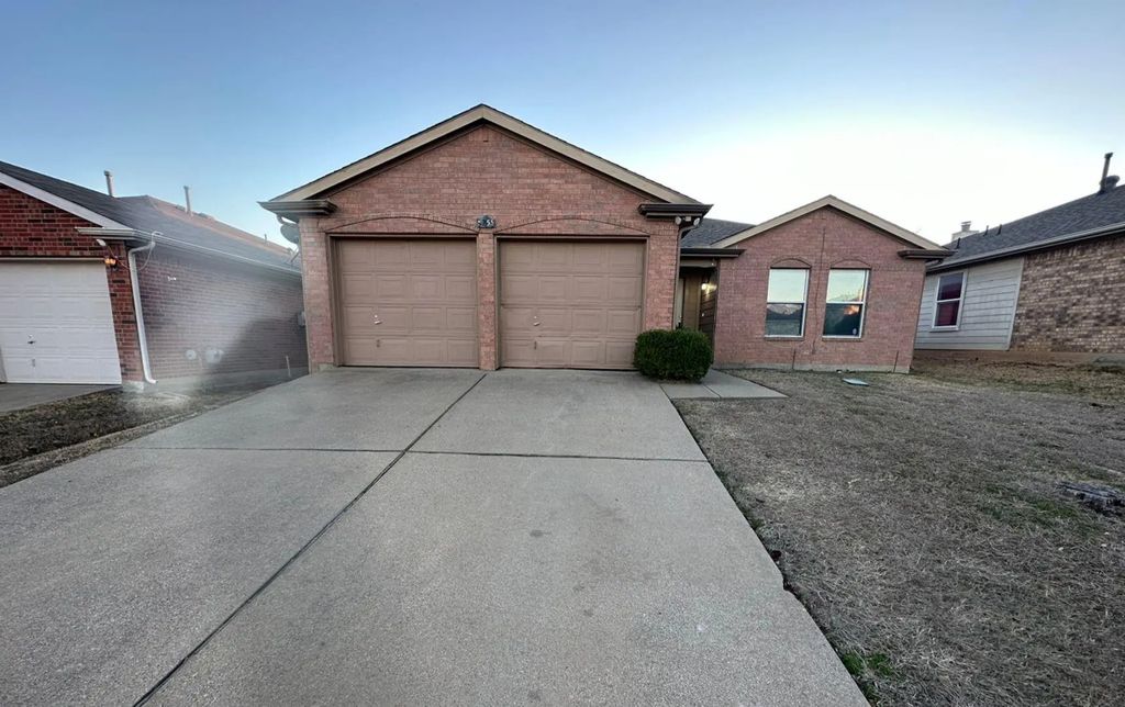 8255 Horse Whisper Lane, Fort Worth