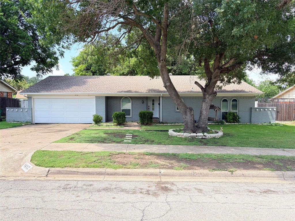 1412 Linwood Lane, Fort Worth