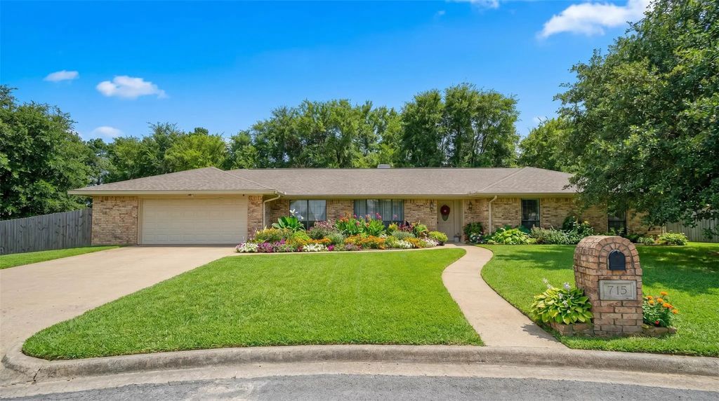 715 Hopper Ct., Winnsboro