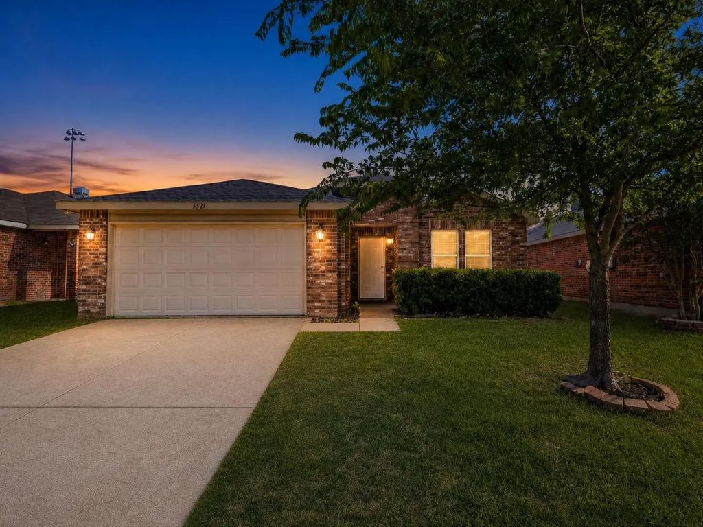 5521 Camarillo Drive, Fort Worth