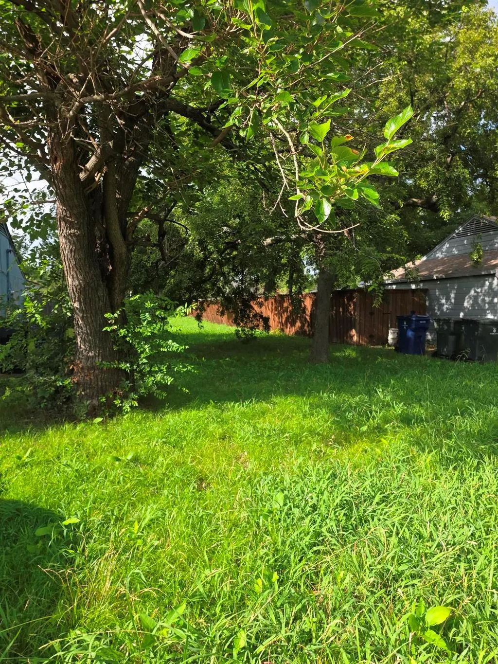 514 W Avenue F, Garland