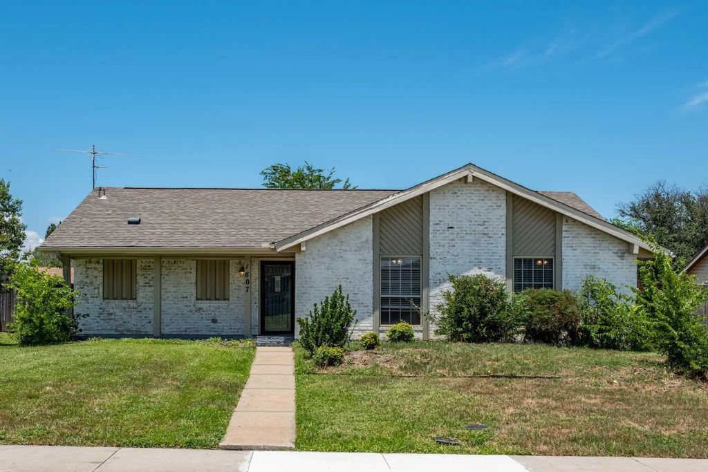 1607 College Parkway, Lewisville
